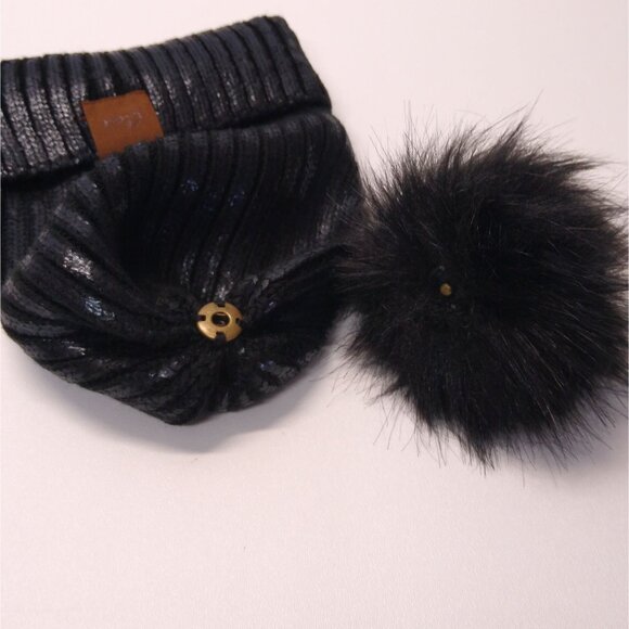 Urban Peacock Cloie Ribbed Shimmer Beanie Removable Pom Pom Faux Leather Patch - Picture 3 of 8